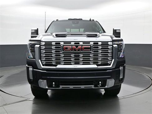 New 2026 GMC Sierra 3500 Denali w/ Denali Reserve Package image 2
