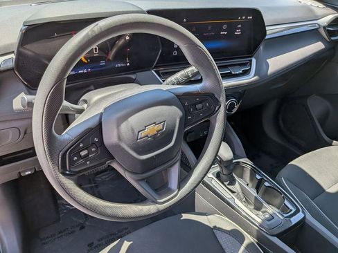 Used 2025 Chevrolet TrailBlazer LT AWD/4WD image 11