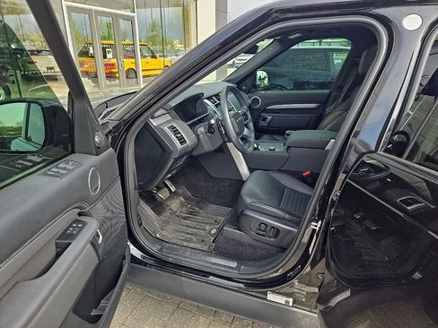 Certified 2024 Land Rover Discovery Dynamic SE image 16