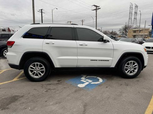 Used 2019 Jeep Grand Cherokee Laredo w/ Security & Convenience Group image 4
