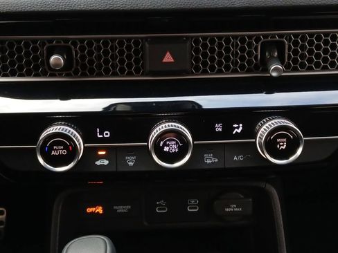 Used 2025 Honda Civic Sport image 4