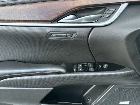 Used 2019 Cadillac XTS Luxury image 11