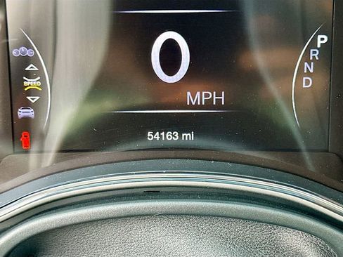 Used 2020 Jeep Grand Cherokee Laredo image 12