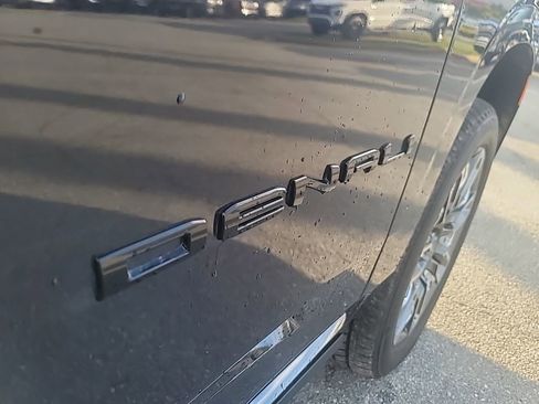 Used 2023 GMC Yukon Denali Ultimate image 10