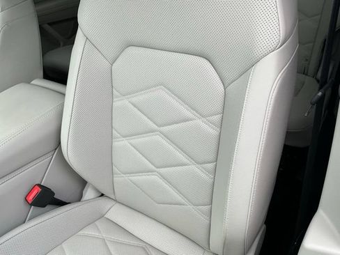 Certified 2026 Volkswagen Atlas SE FWD image 14