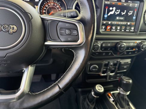 Used 2020 Jeep Gladiator Overland image 10