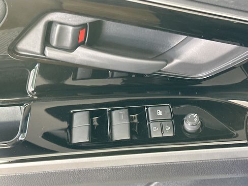 Used 2023 Subaru Solterra AWD image 15
