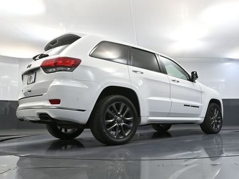 Used 2018 Jeep Grand Cherokee Overland AWD/4WD image 57