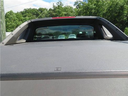 Used 2003 Chevrolet Avalanche 4x4 w/ Driver Convenience Package image 3