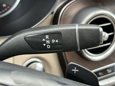 Used 2019 Mercedes-Benz GLC 300 image 21