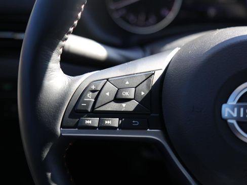 Used 2024 Nissan Sentra SR w/ SR Premium Package image 9