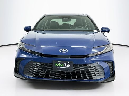 Used 2025 Toyota Camry SE FWD image 2