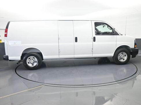 New 2026 Chevrolet Express 2500 Extended w/ Driver Convenience Package RWD image 7