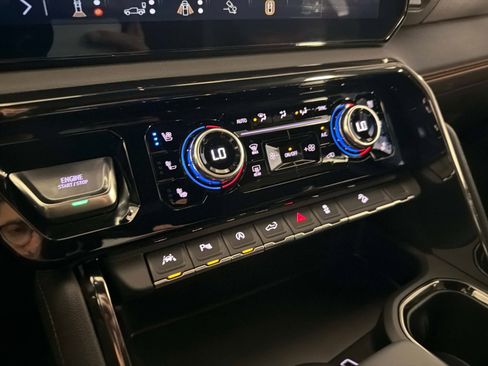 Used 2024 GMC Sierra 1500 AT4 w/ Technology Package image 46