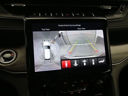 Used 2024 Jeep Grand Cherokee L Limited w/ Luxury Tech Group II AWD/4WD image 15