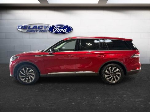 Used 2025 Lincoln Aviator AWD w/ Equipment Group 101A image 2
