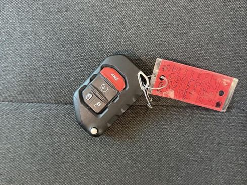 Used 2024 Jeep Wrangler Unlimited AWD/4WD image 19