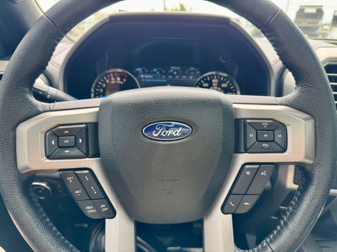 Used 2016 Ford F150 Platinum w/ Equipment Group 701A Luxury AWD/4WD image 16