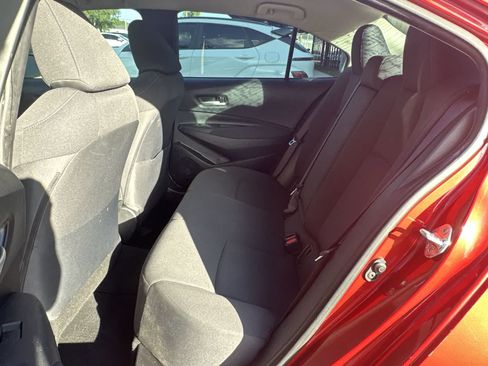 Used 2020 Toyota Corolla LE FWD image 4