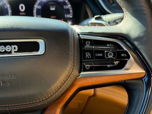 Used 2022 Jeep Grand Cherokee Summit image 21