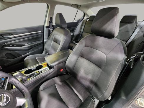 Used 2023 Nissan Altima 2.5 SV w/ SV Premium Package FWD image 16