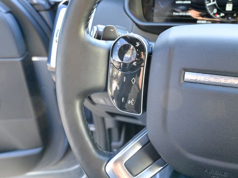 Used 2019 Land Rover Discovery HSE image 24