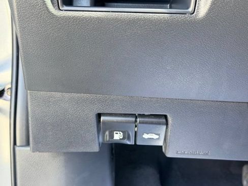 Used 2024 Nissan Versa SV FWD image 20