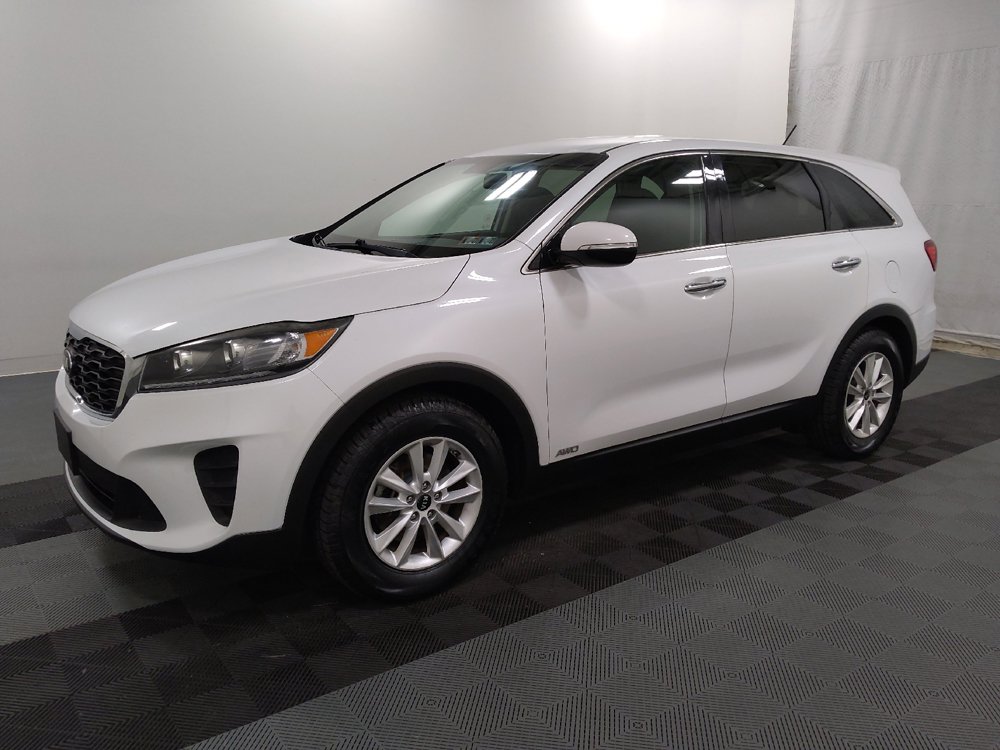 Used 2019 Kia Sorento AWD V6 image 2