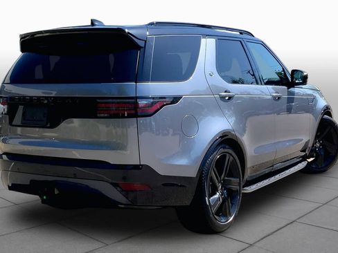 Used 2025 Land Rover Discovery Dynamic SE AWD/4WD image 12