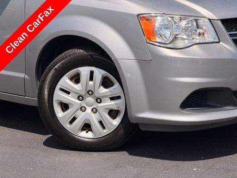 Used 2017 Dodge Grand Caravan SE w/ Power Window Group FWD image 5