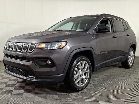 Used 2022 Jeep Compass Latitude AWD/4WD image 6