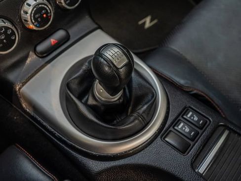 Used 2008 Nissan 350Z Touring RWD image 28