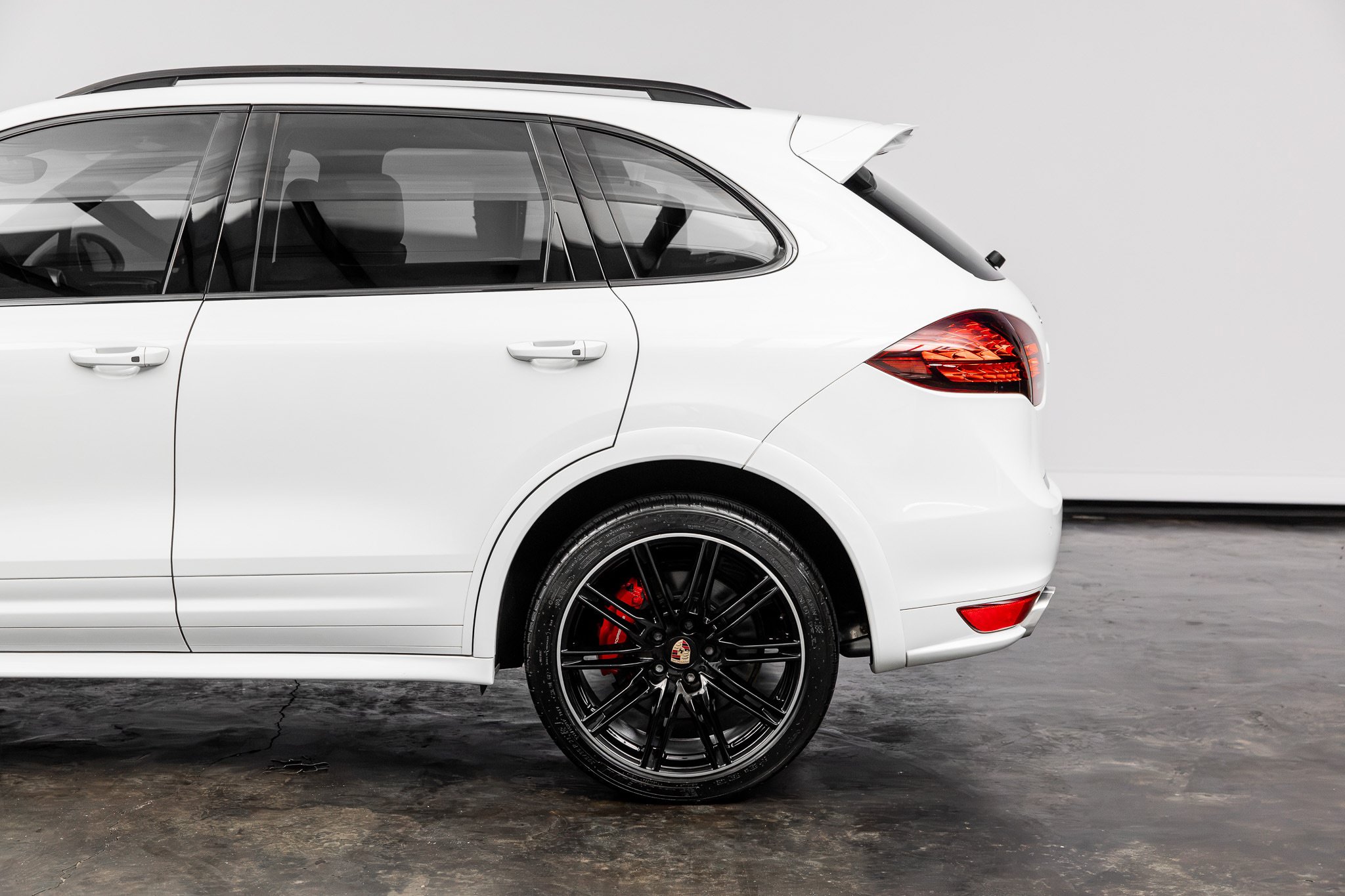 Used 2014 Porsche Cayenne Turbo S AWD/4WD image 13
