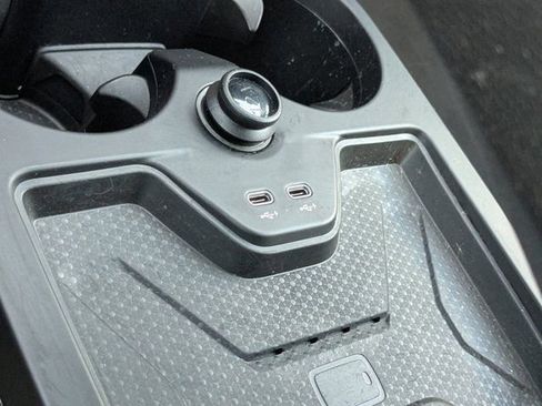 Used 2023 BMW iX xDrive50 image 29