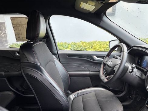 Used 2024 Ford Escape ST-Line image 4