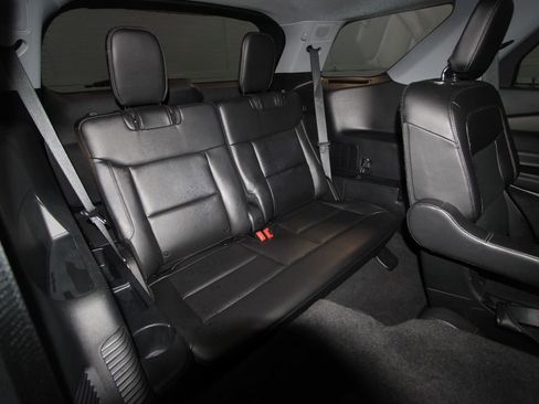 Used 2022 Ford Explorer Limited w/ Equipment Group 301A image 27