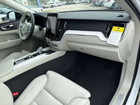 New 2026 Volvo XC60 B5 Ultra w/ Climate Package AWD/4WD image 18
