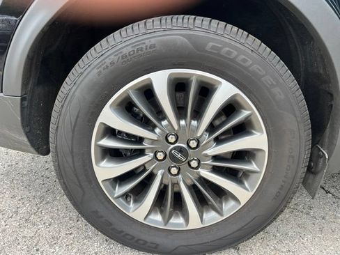 Used 2023 Lincoln Nautilus AWD image 27