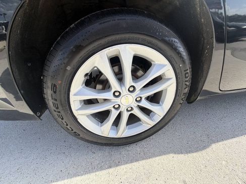 Used 2017 Chevrolet Malibu LT FWD image 30