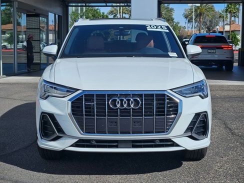 Certified 2025 Audi Q3 2.0T Premium image 2