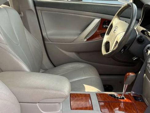 Used 2011 Toyota Camry XLE w/ XLE Extra-Value Pkg #1 FWD image 10