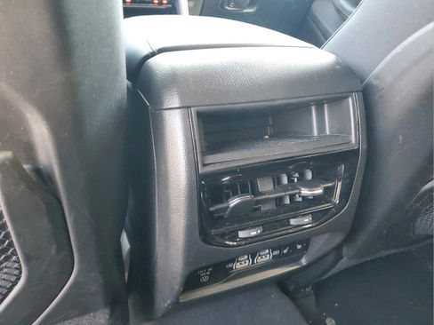 Used 2023 Jeep Grand Cherokee Limited image 12