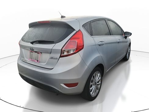 Used 2017 Ford Fiesta Titanium image 9