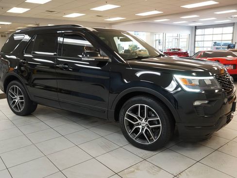 Used 2018 Ford Explorer Sport w/ Equipment Group 401A AWD/4WD image 14