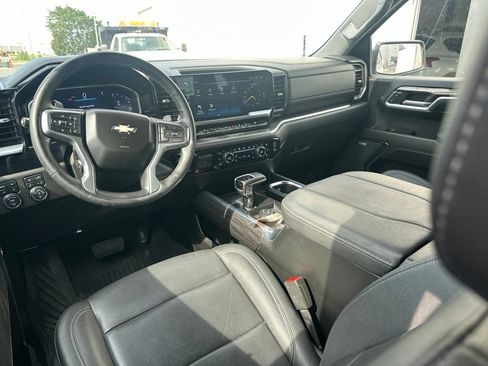 Used 2024 Chevrolet Silverado 1500 LTZ AWD/4WD image 9