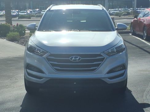 Used 2017 Hyundai Tucson SE w/ SE Popular Package 02 FWD image 2