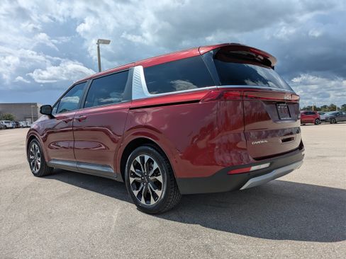 Certified 2024 Kia Carnival EX FWD image 6