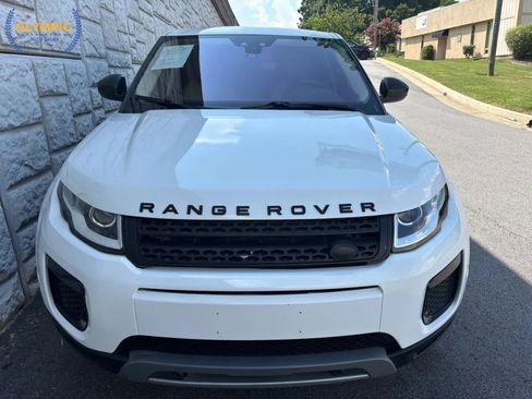 Used 2019 Land Rover Range Rover Evoque SE image 4