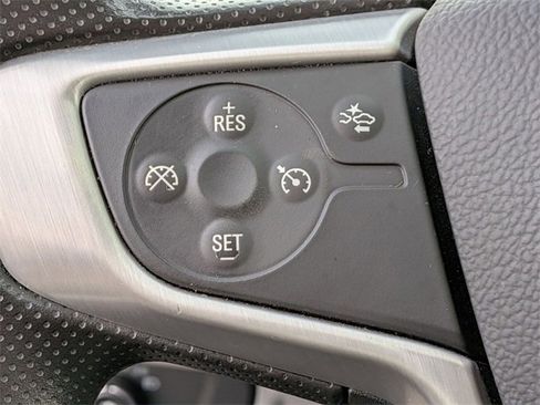 Used 2024 GMC Terrain SLE image 18