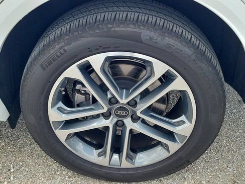 Certified 2025 Audi Q5 Premium w/ Convenience Package AWD/4WD image 10